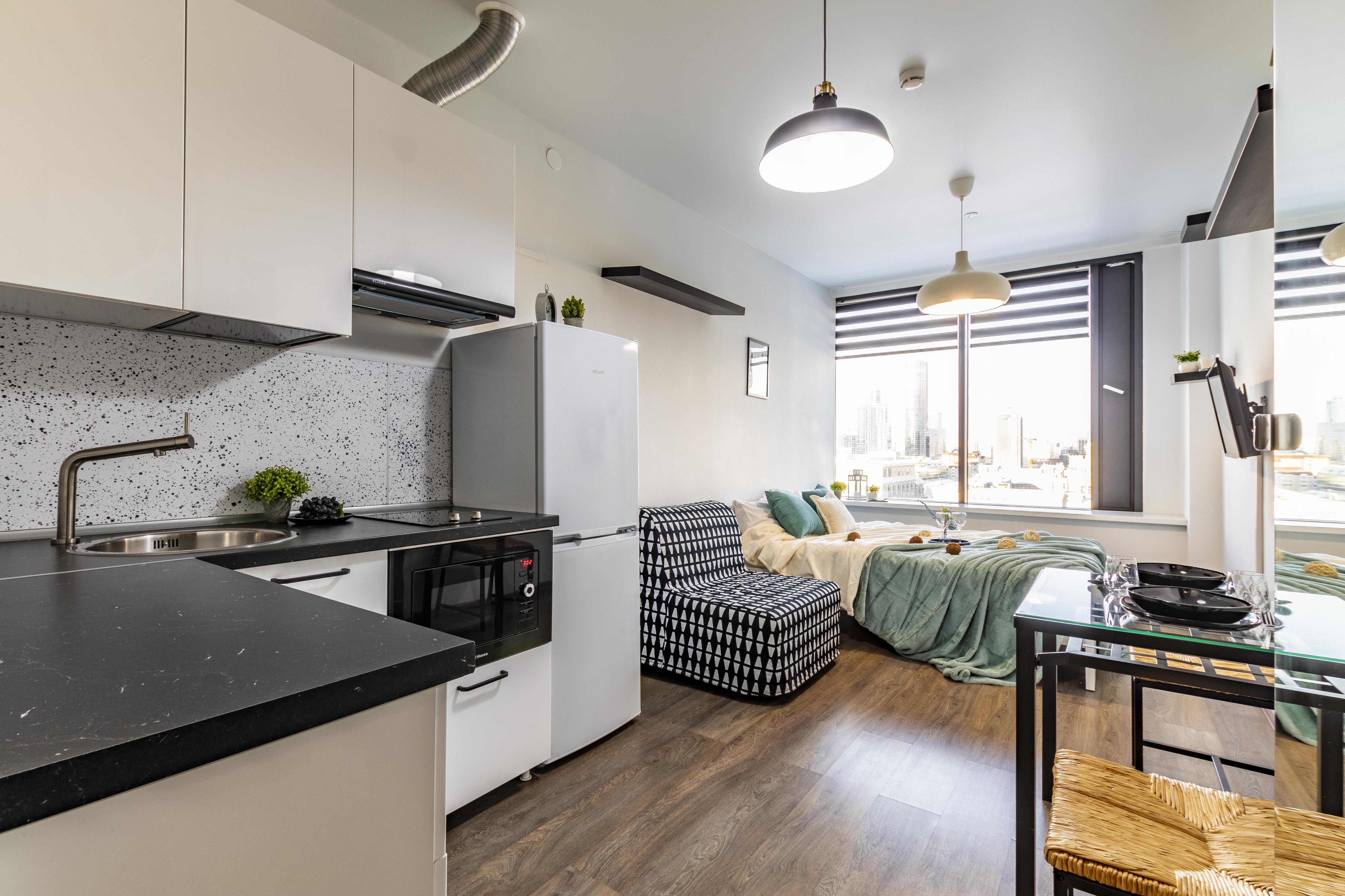 13. Трёхместный номер с видом на город (12)