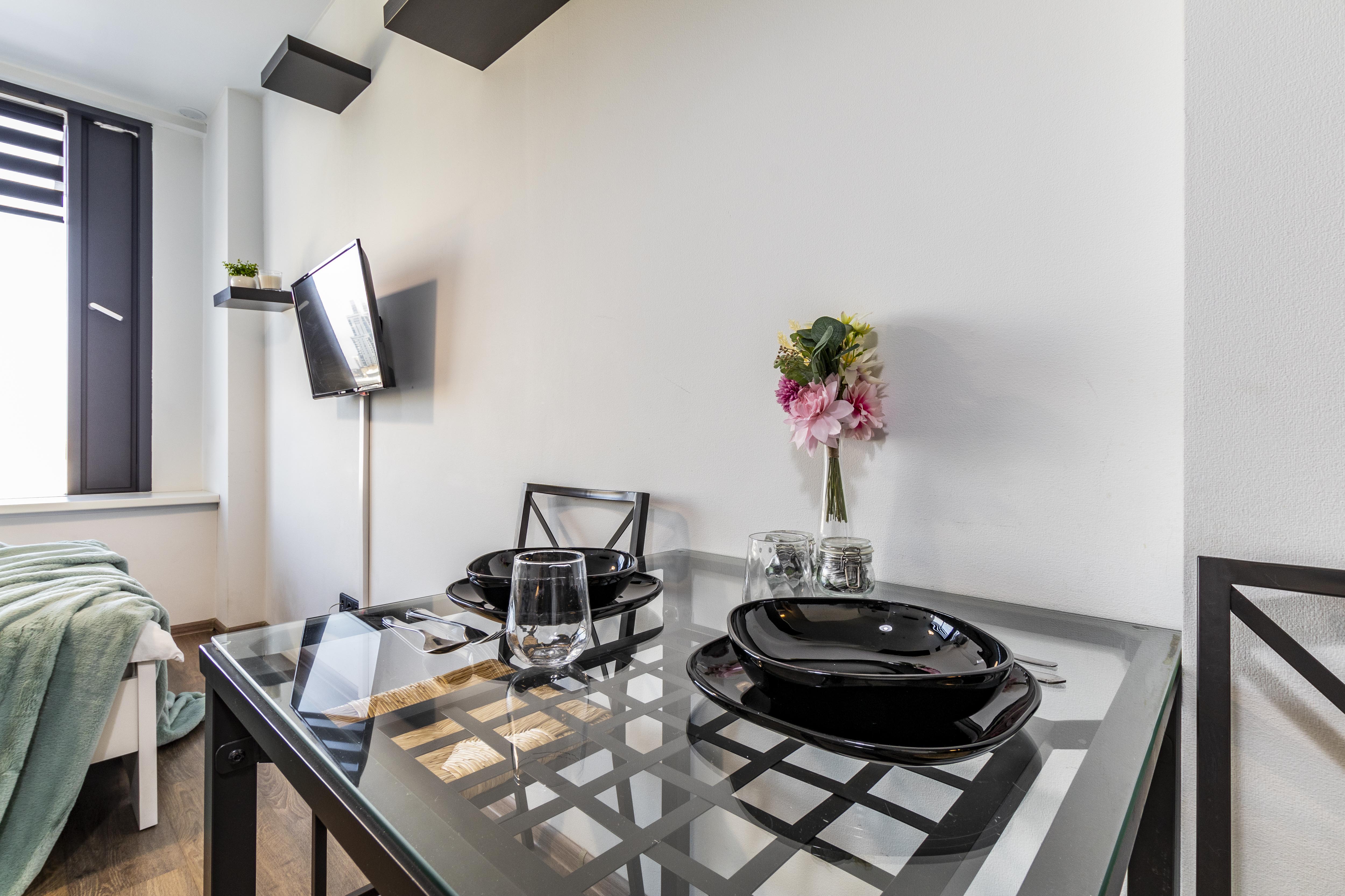 13. Трёхместный номер с видом на город (12)