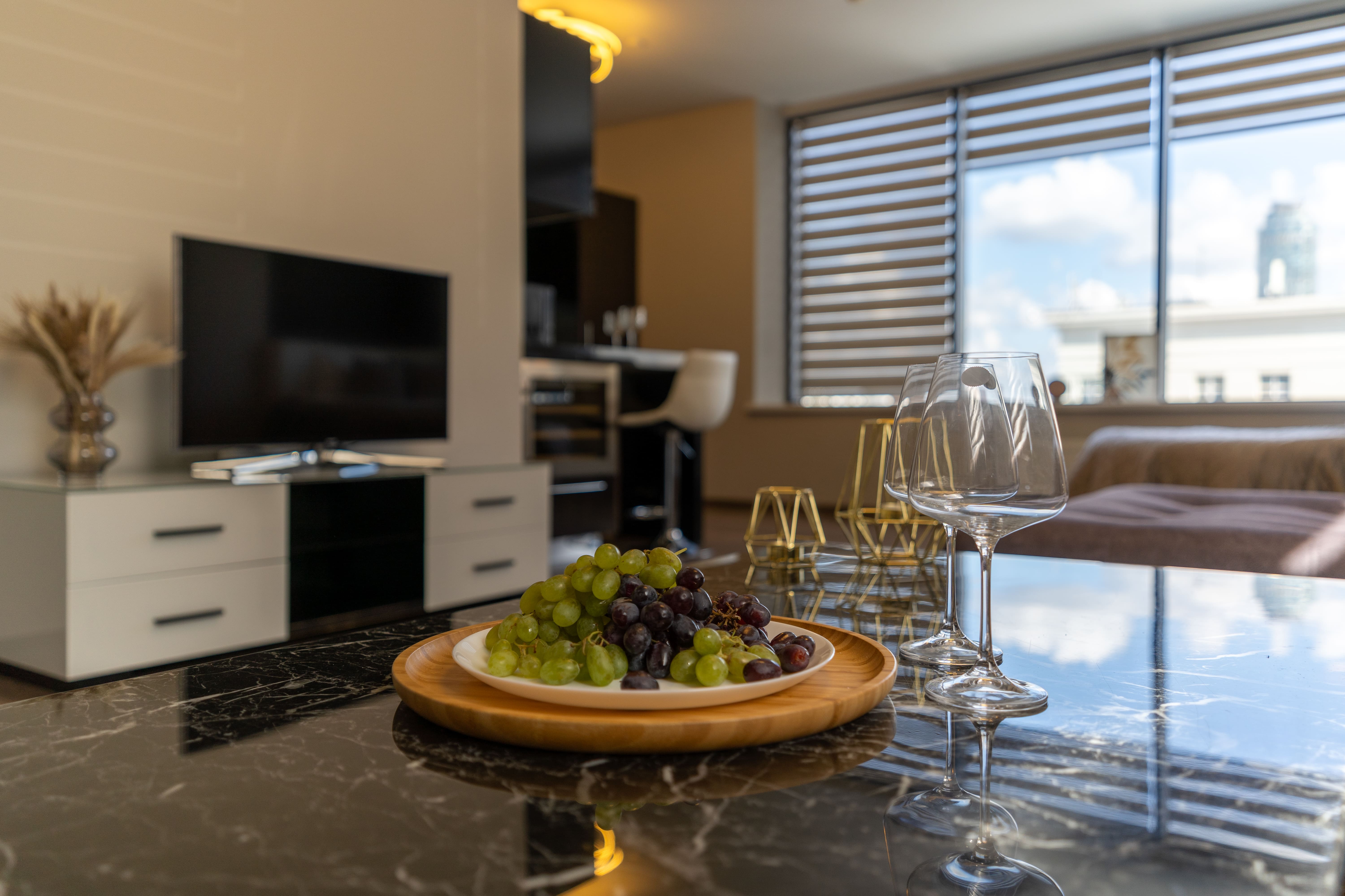 10. Угловой люксовый апартамент с круглой кроватью (19)