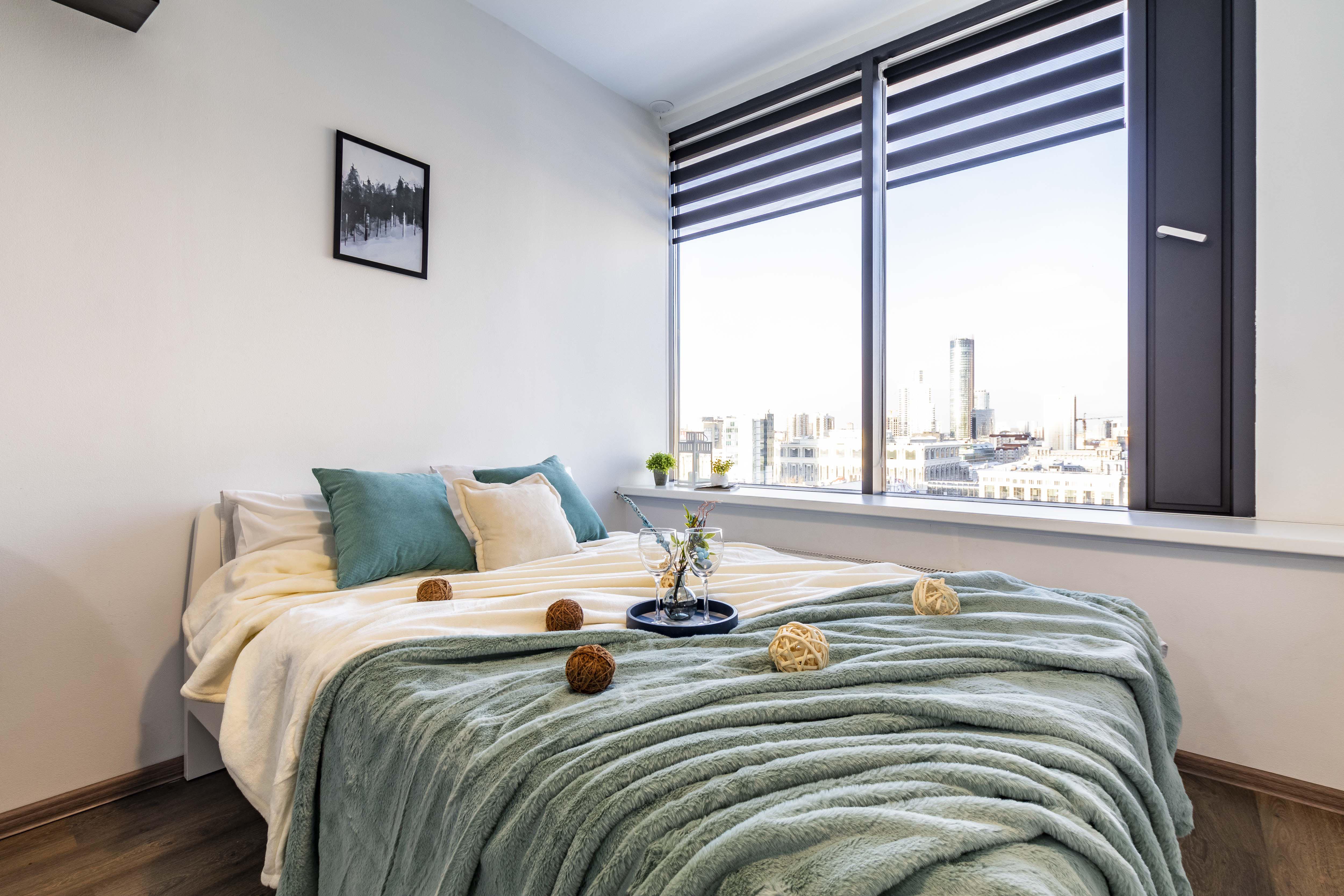 13. Трёхместный номер с видом на город (12)