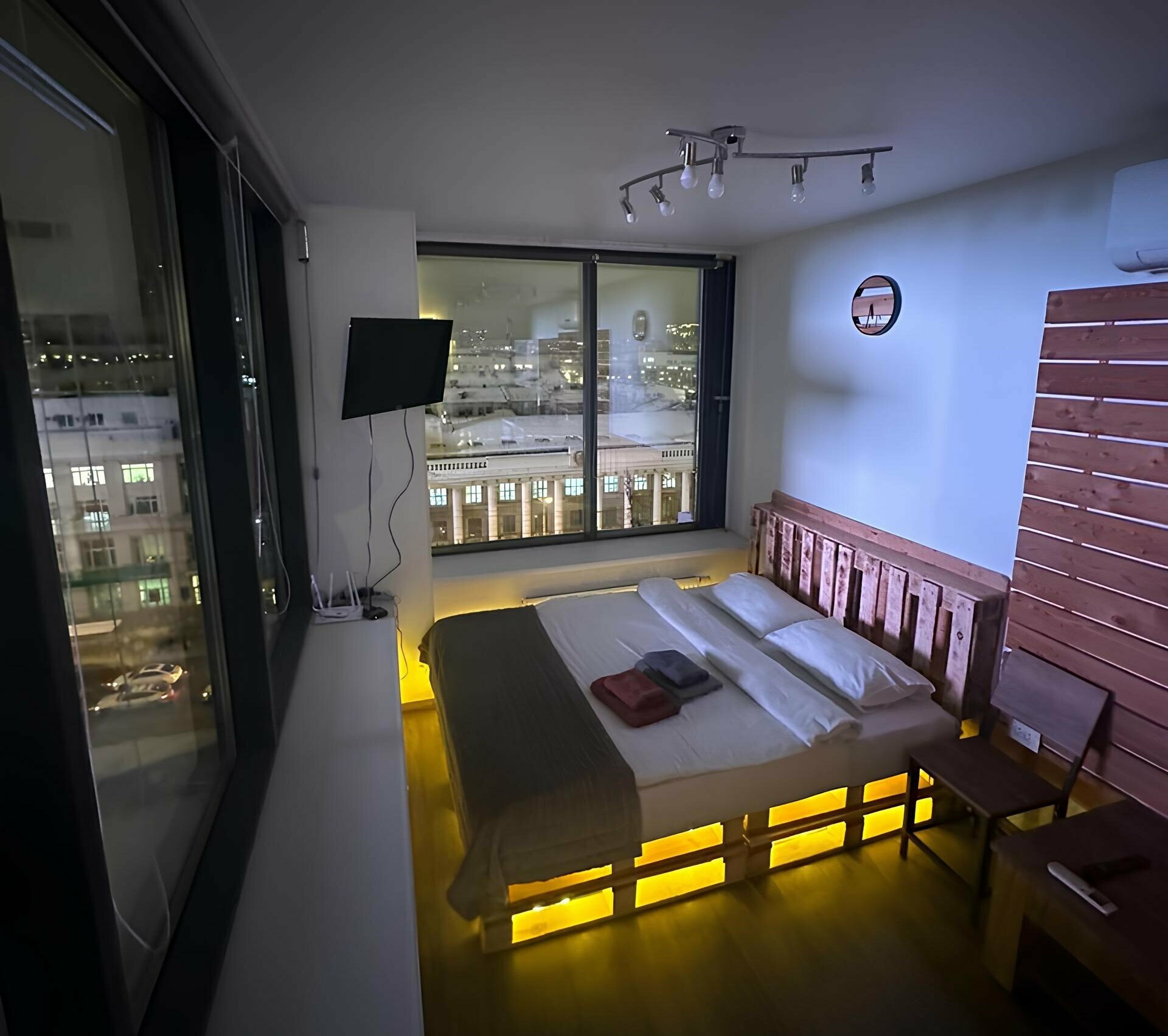 8. Угловой апартамент в эко-стиле (03)