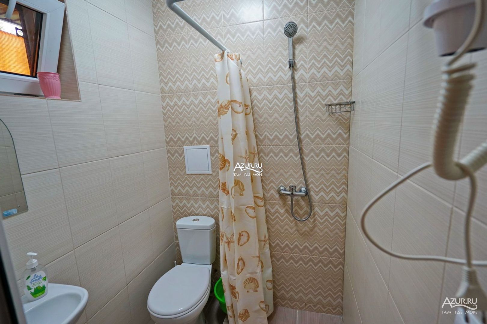 Cемейный номер с собственной ванной комнатой