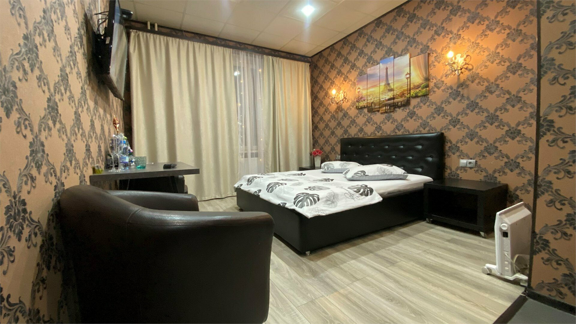 Двухместный номер «Полулюкс»2 с 1 двуспальной кроватью