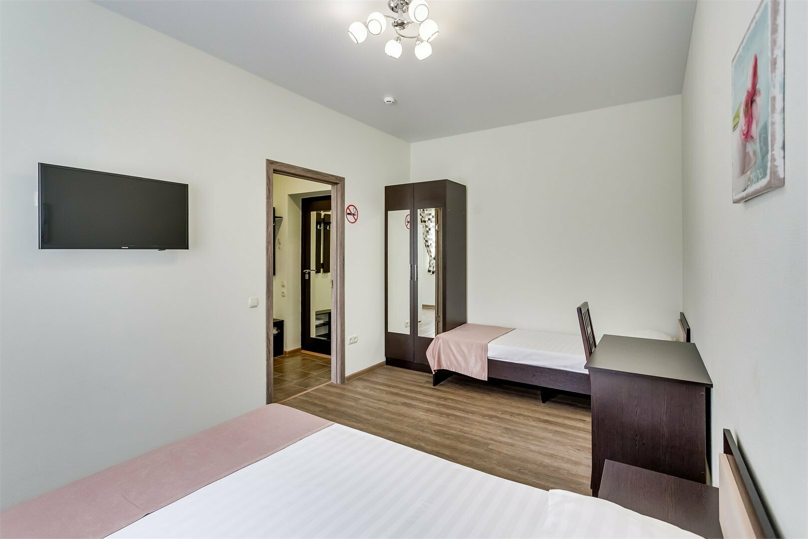 Семейный трехместный с балконом, санузлом и кухней