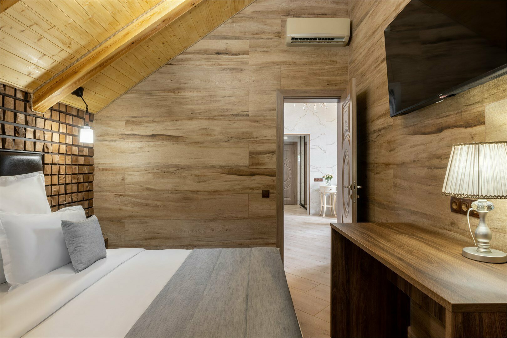 Апартаменты с балконом и видом на горы