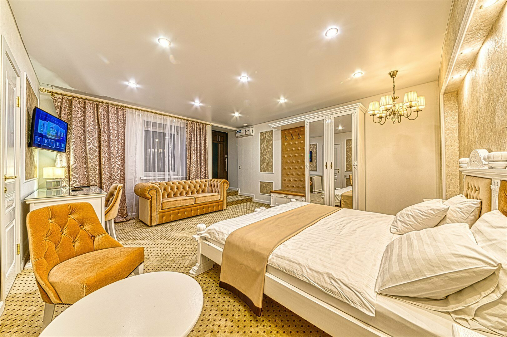 Полулюкс  с джакузи и персональной сауной с 1 или 2 односпальными кроватями