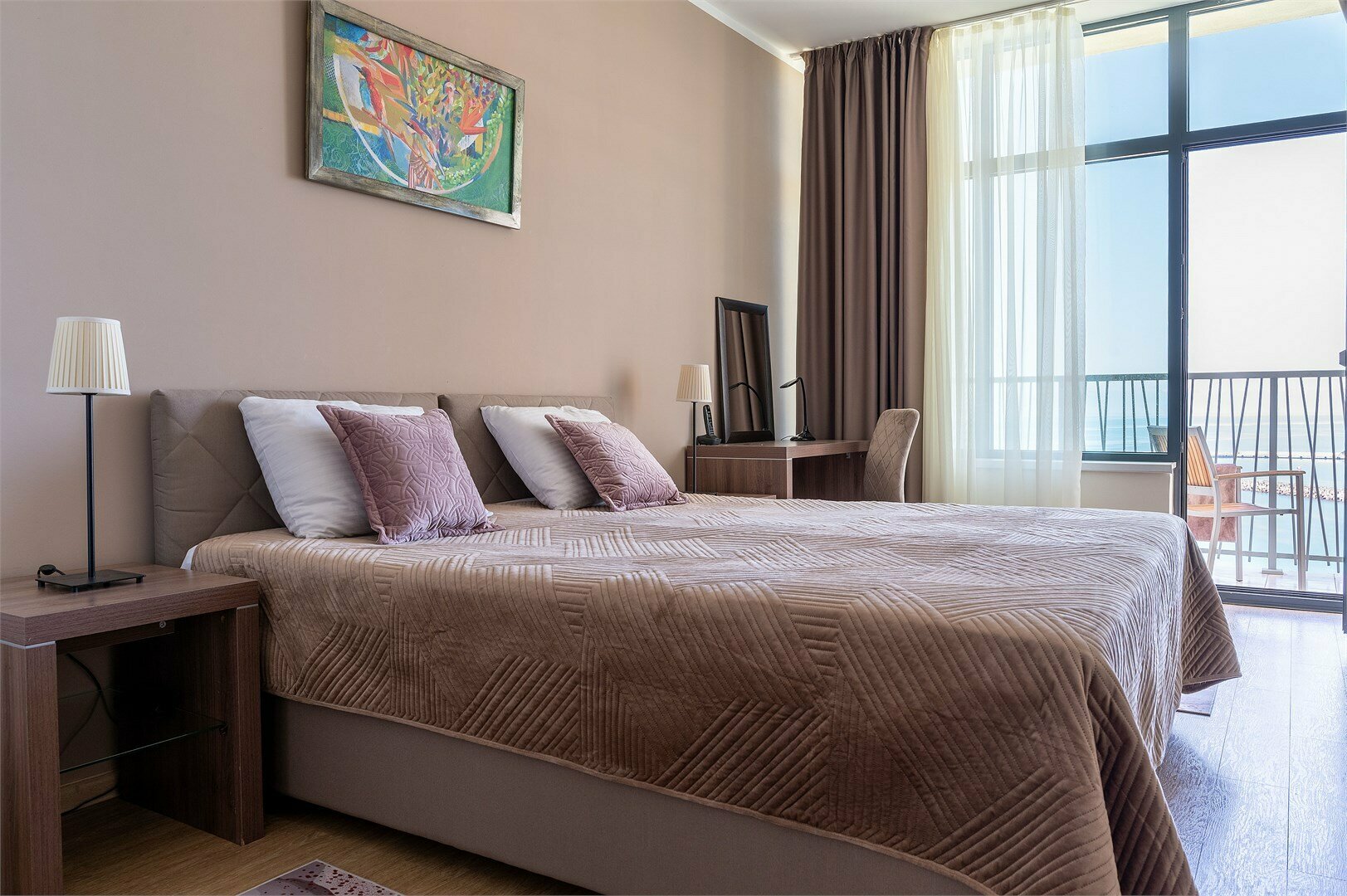 Трехкомнатные улучшенные апартаменты с двумя спальнями (7 этаж)