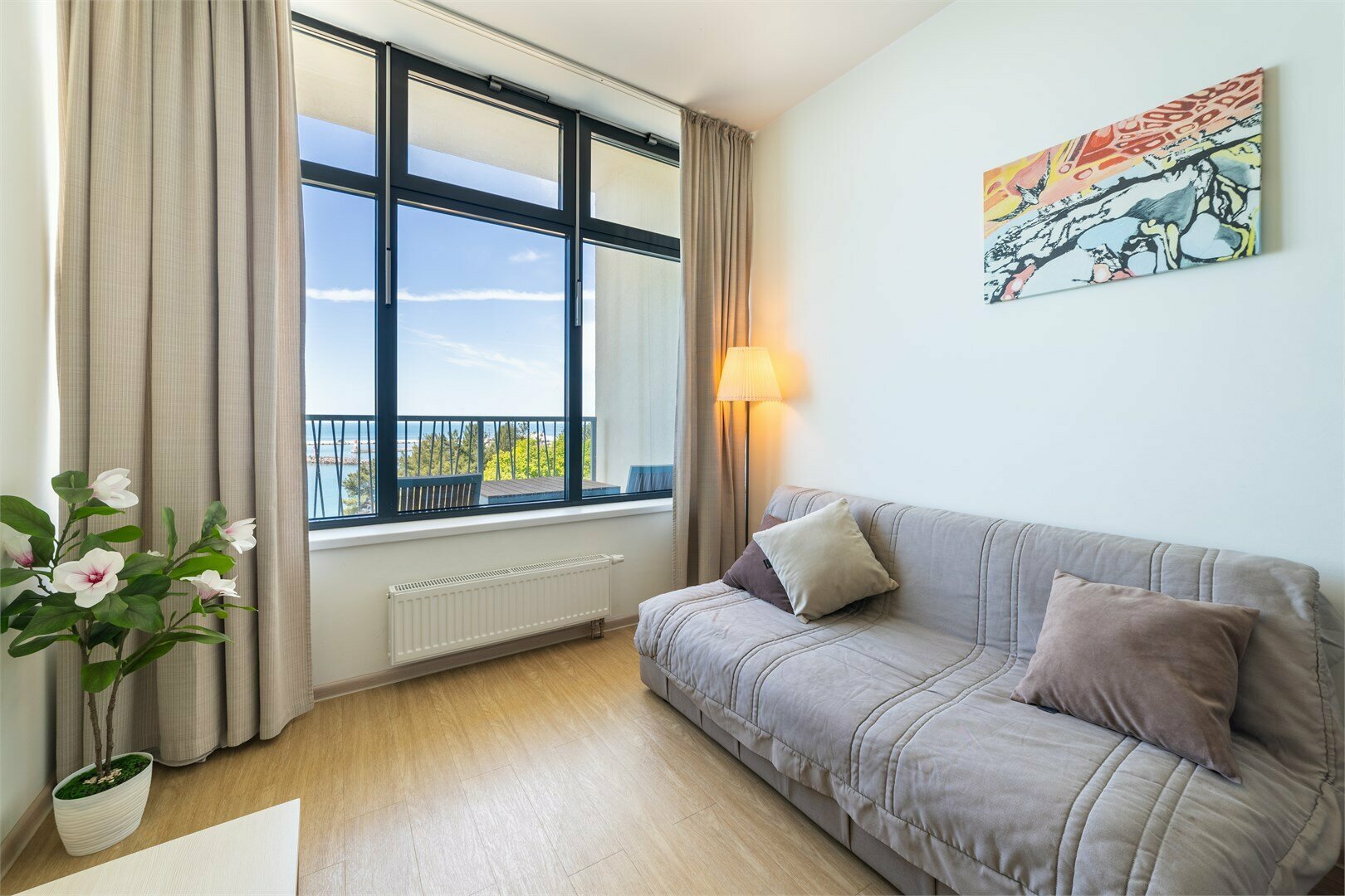 Двухкомнатные апартаменты с видом на море (2-5 этаж)