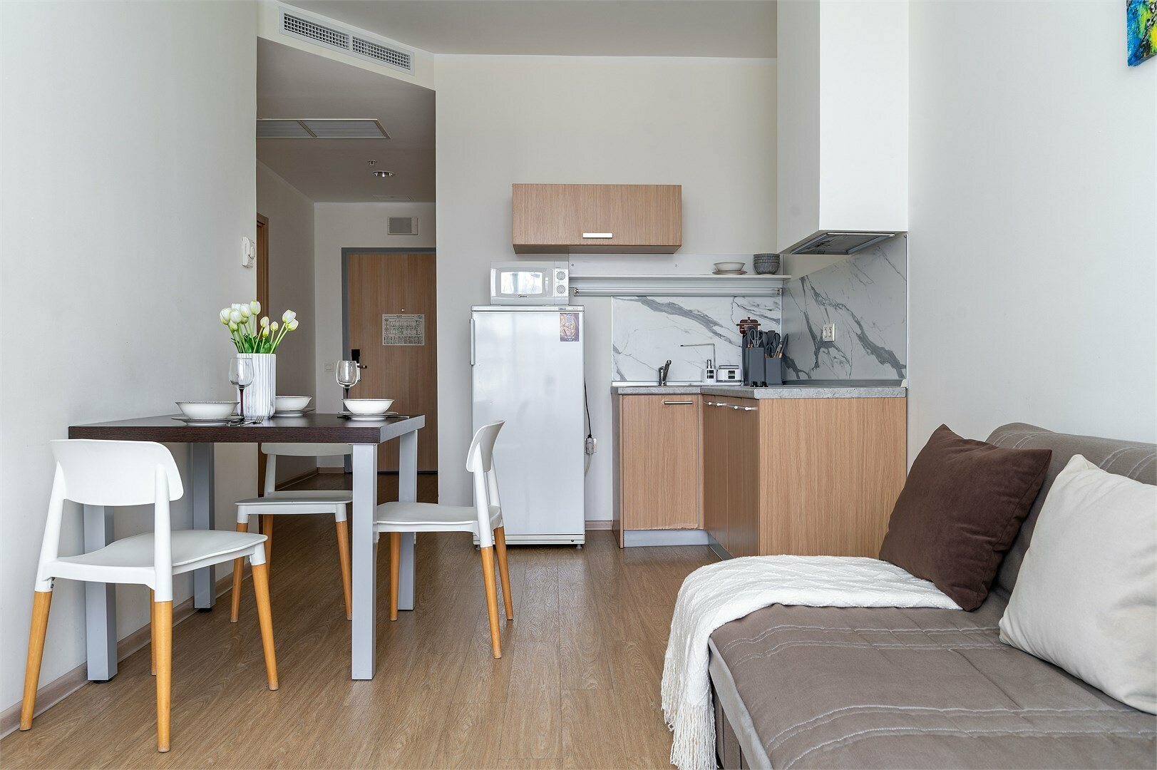 Двухкомнатные апартаменты с одной спальней (6-12 этаж)