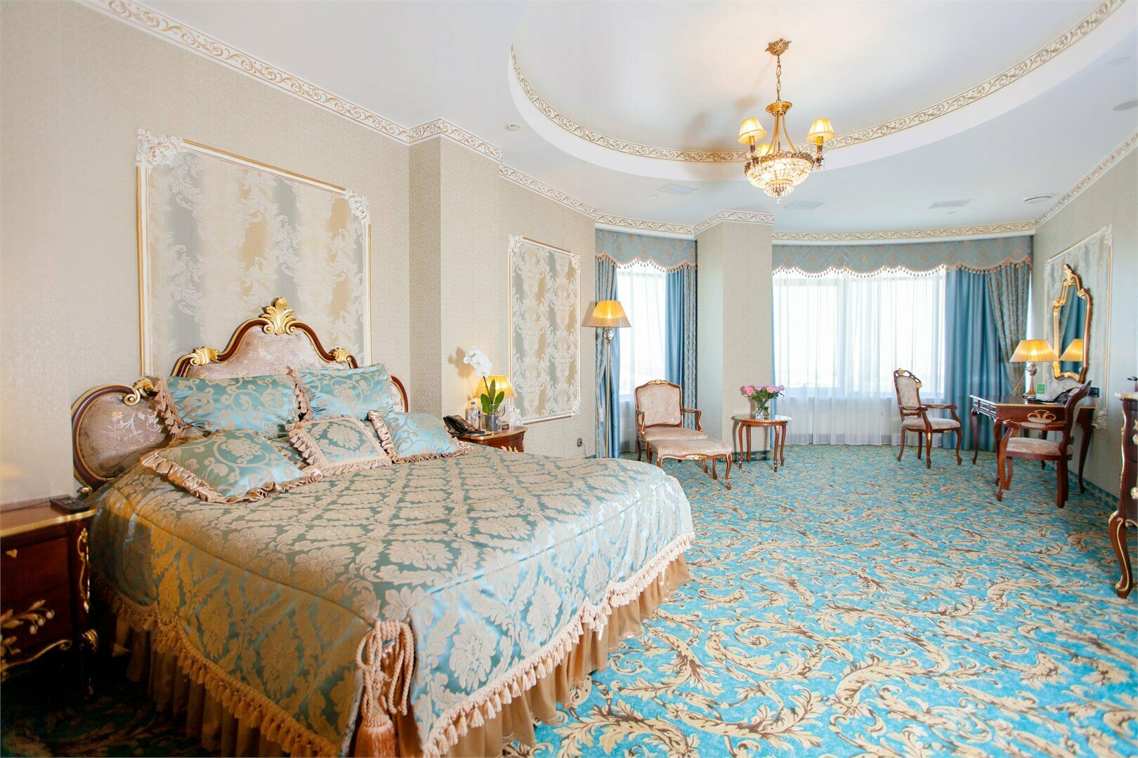ROYAL SUITE
