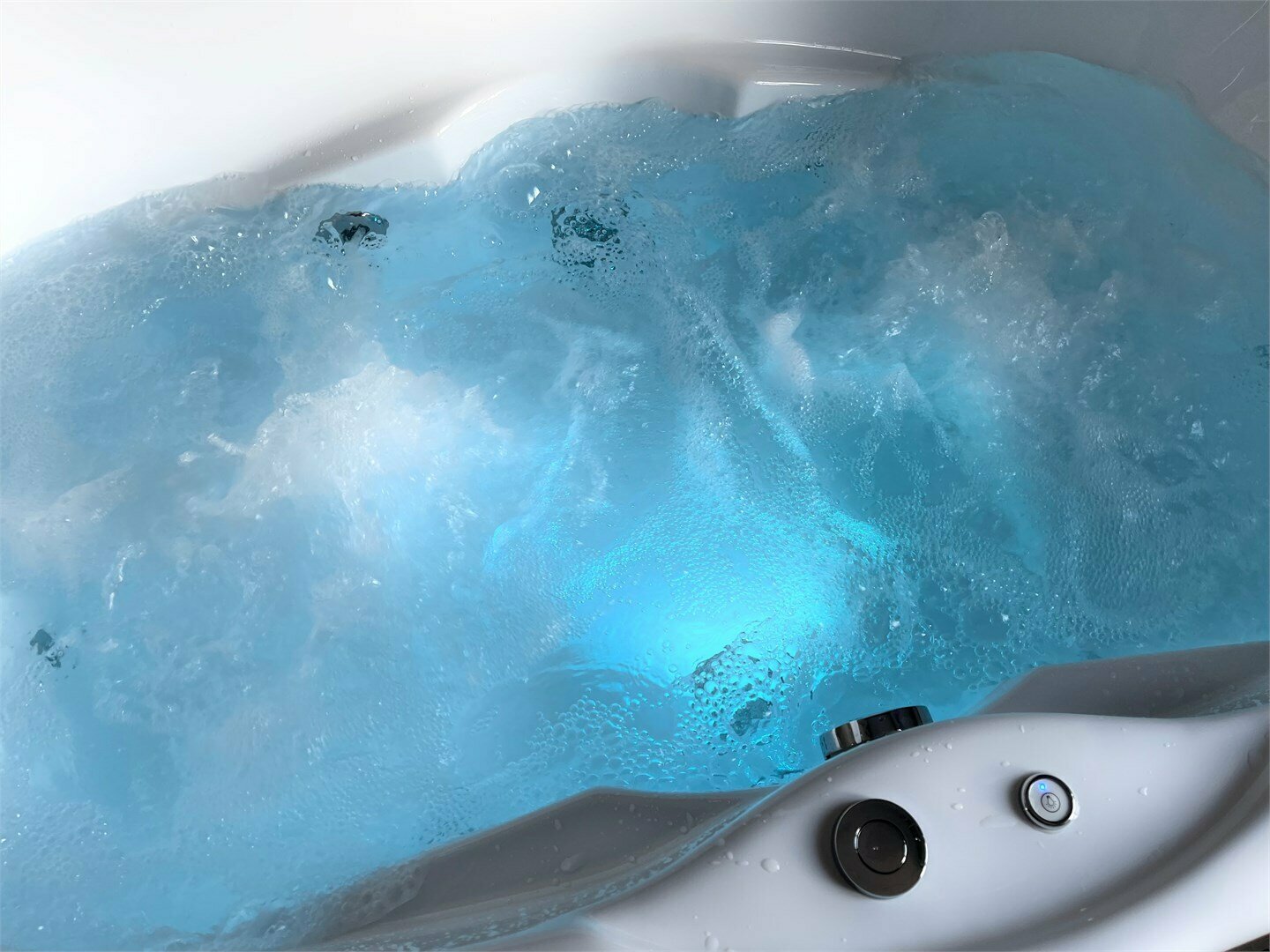 Полулюкс с гидромассажной ванной