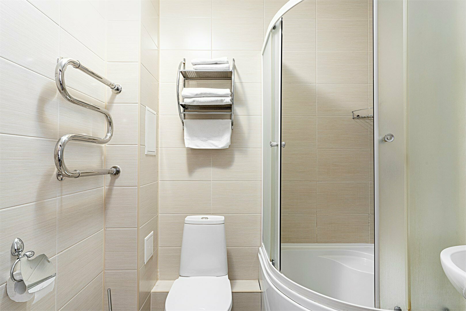 Номер первой категории. Стандарт с одной двуспальной кроватью.