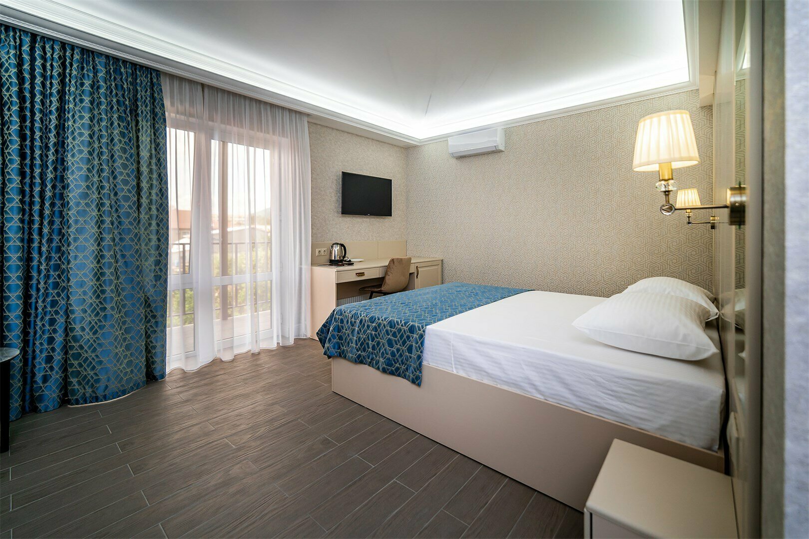 Делюкс c балконом