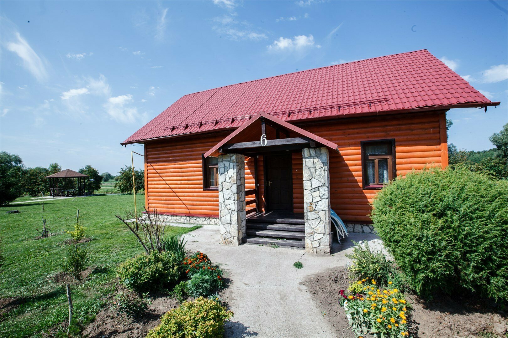 Коттедж №6 с финской сауной, беседкой, мангалом