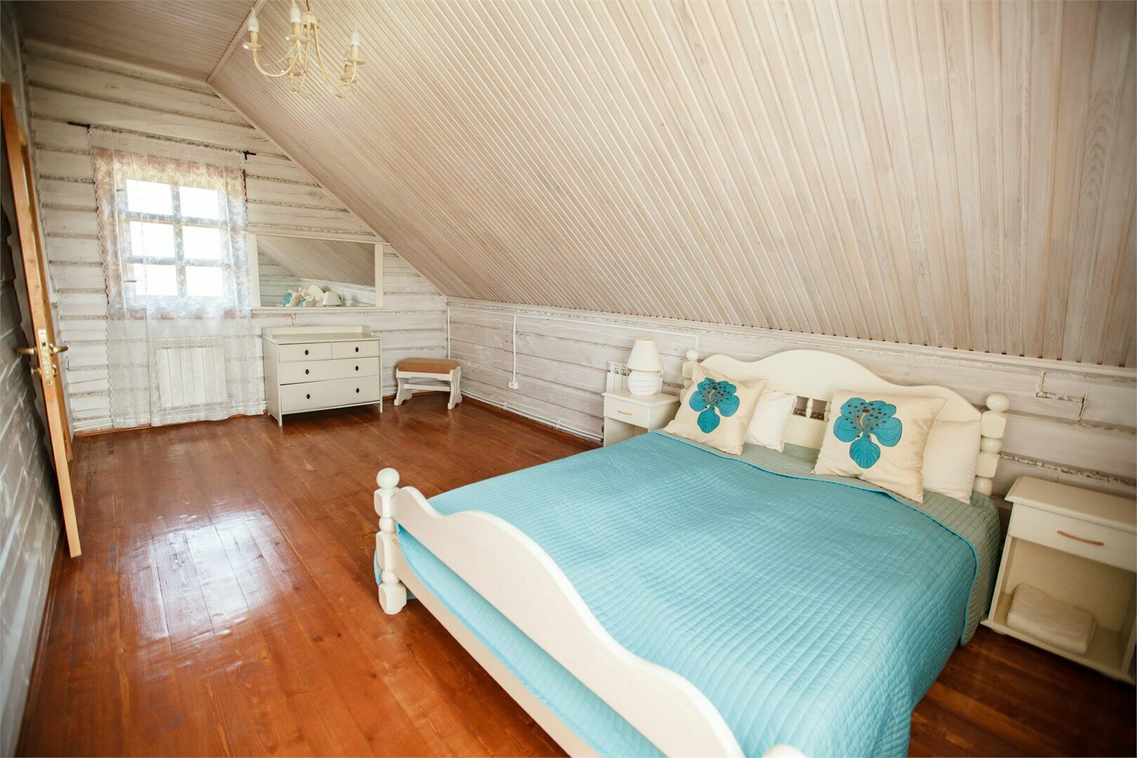 Коттедж №3 на 6+2 мест с камином, беседкой и мангальной зоной