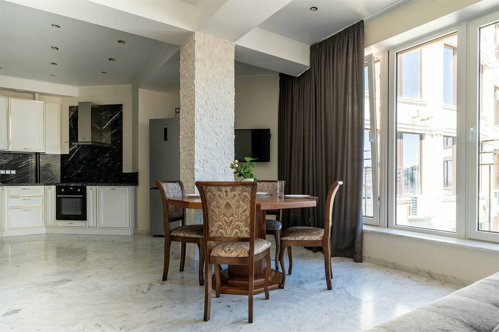 Двухкомнатная квартира с отдельной спальней