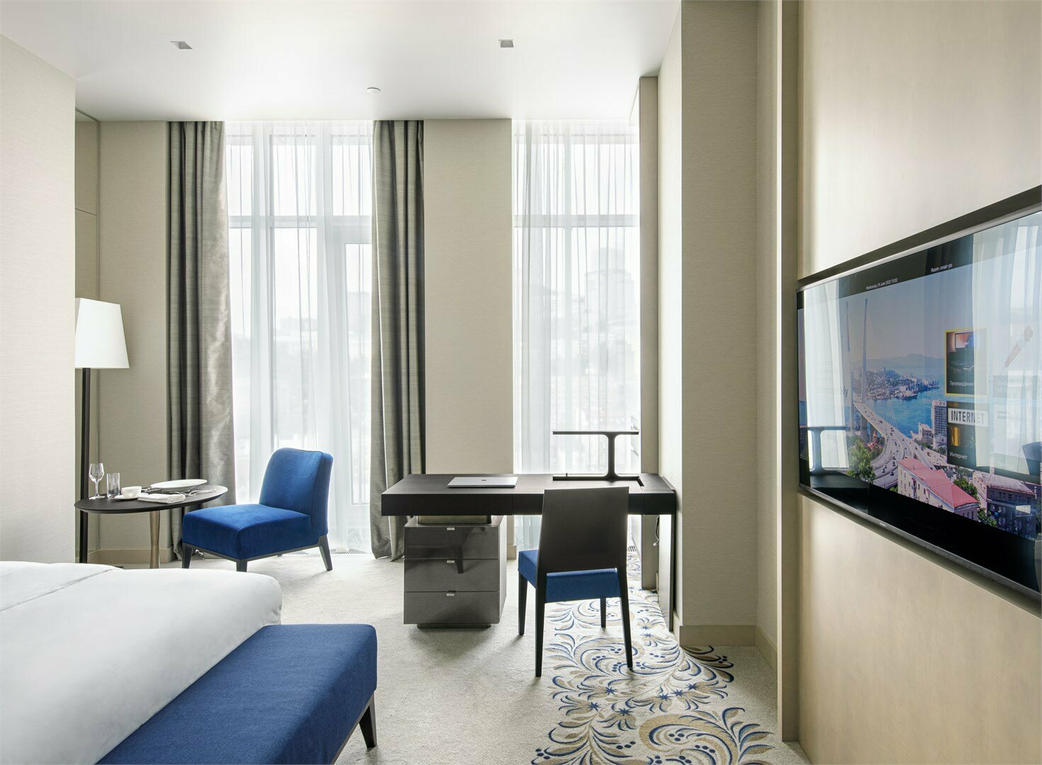 Стандарт с видом на мост | 1 большая кровать