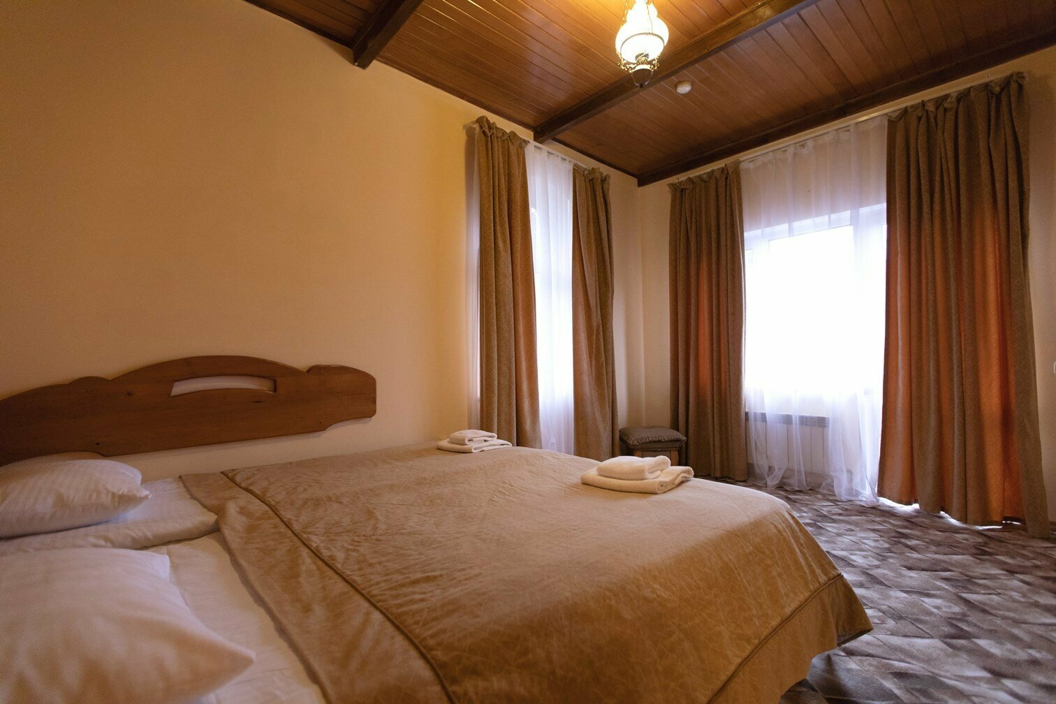 Улучшенный двухместный номер с 2 отдельными кроватями