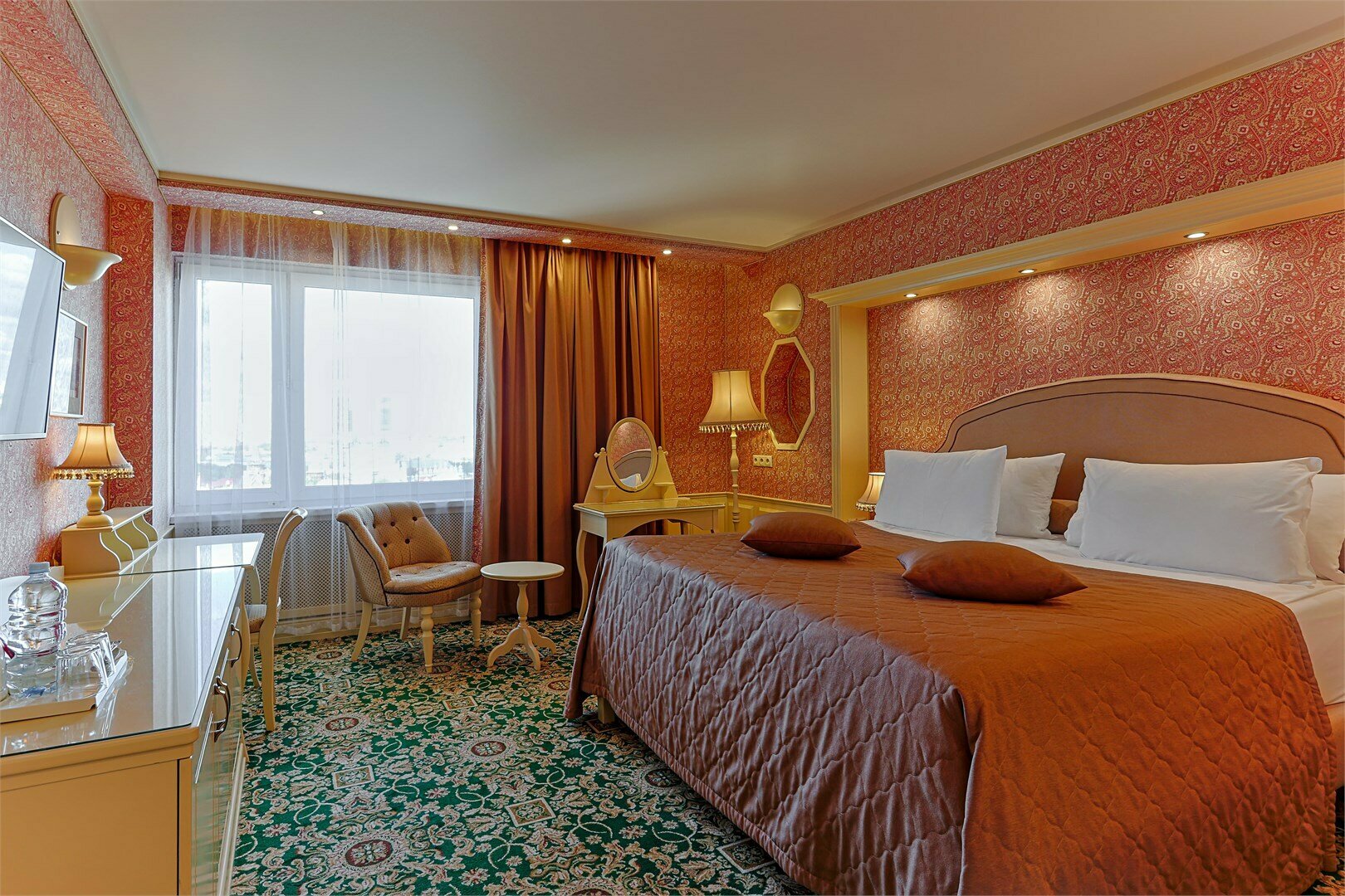 Джуниор Сюит