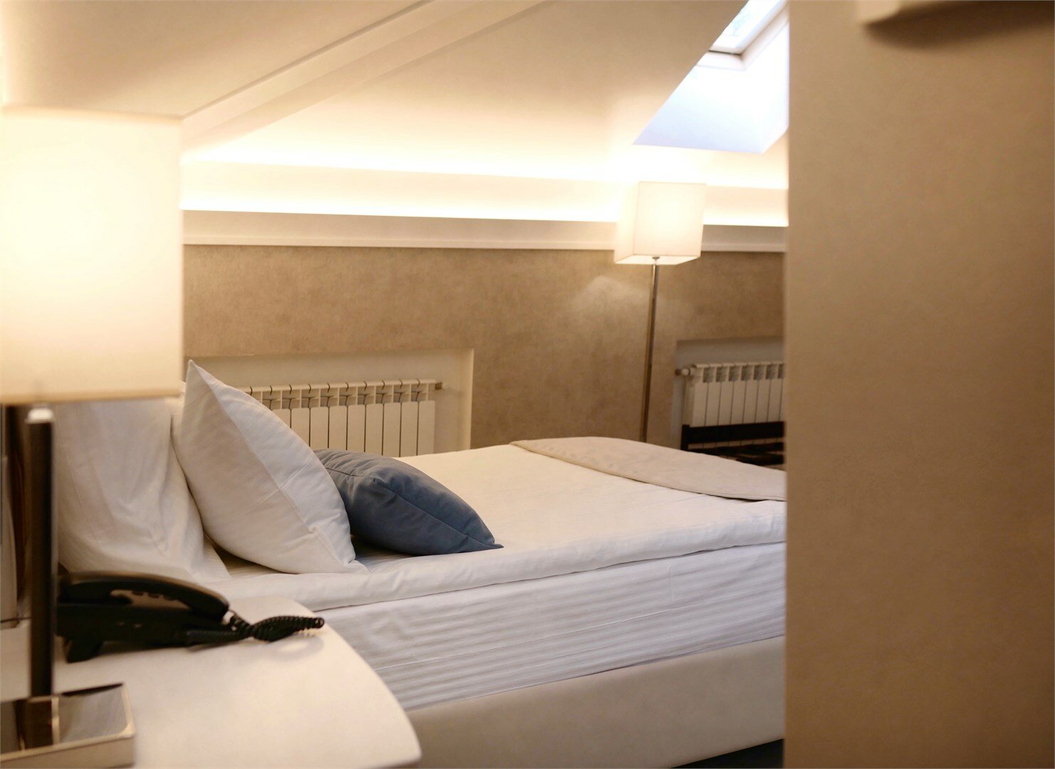 Номер "Высшей" категории полулюкс с круглой ванной