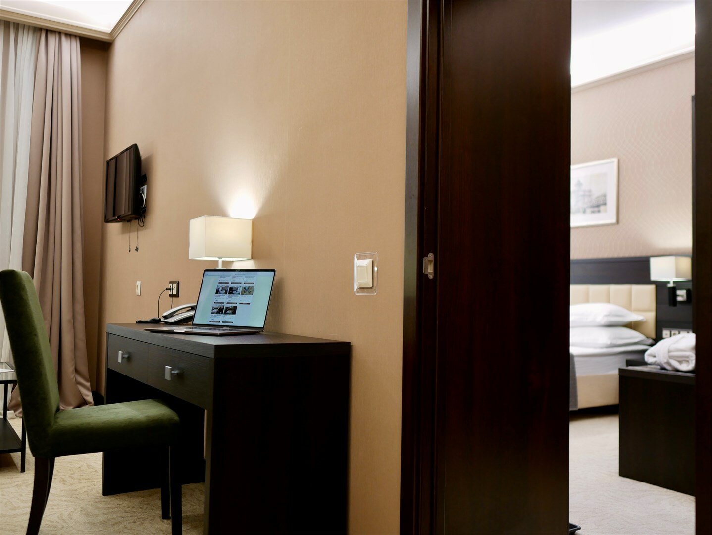 Номер "Высшей" категории полулюкс двухкомнатный