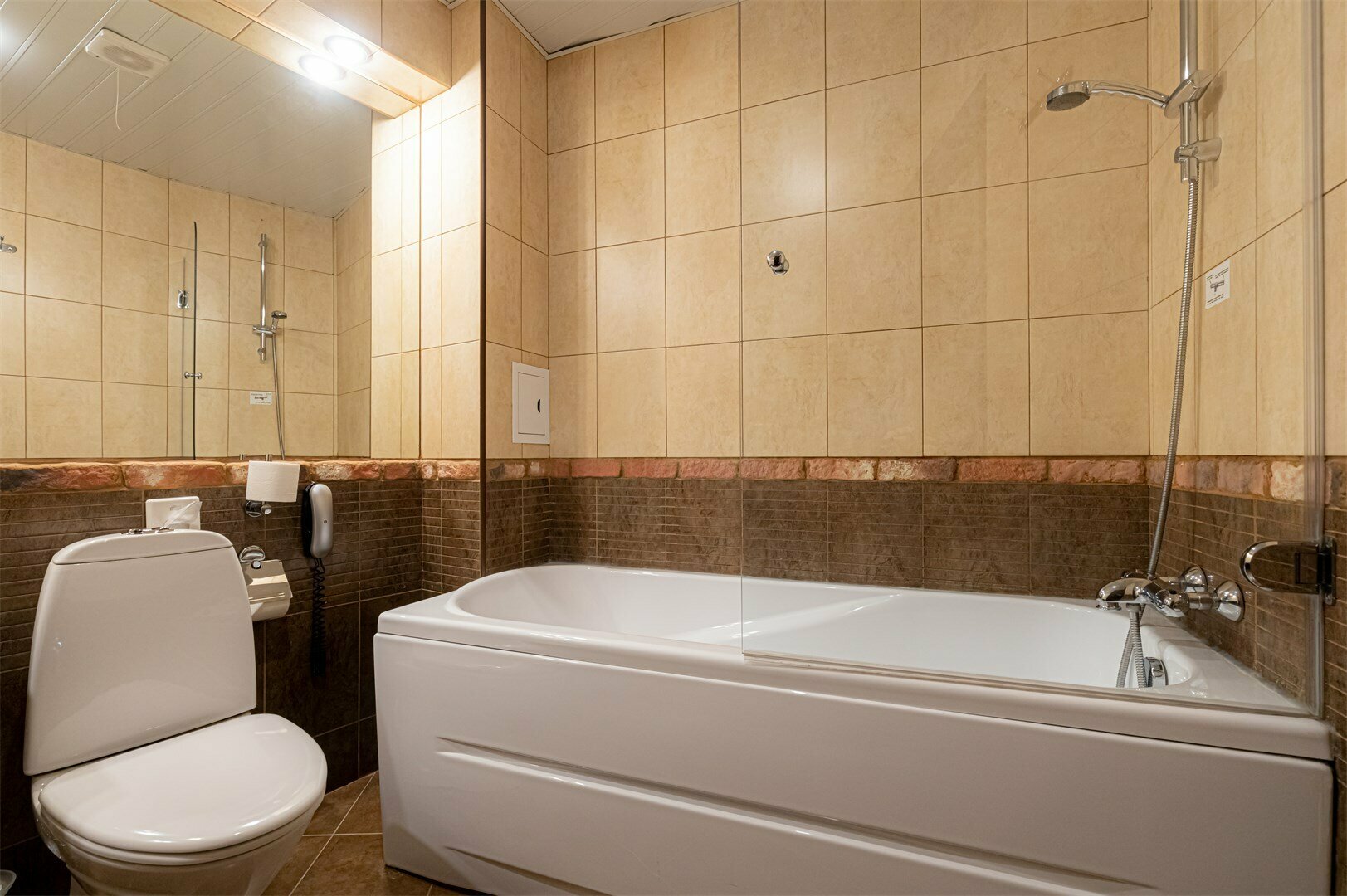 Улучшенный номер с кроватью размера «queen-size»