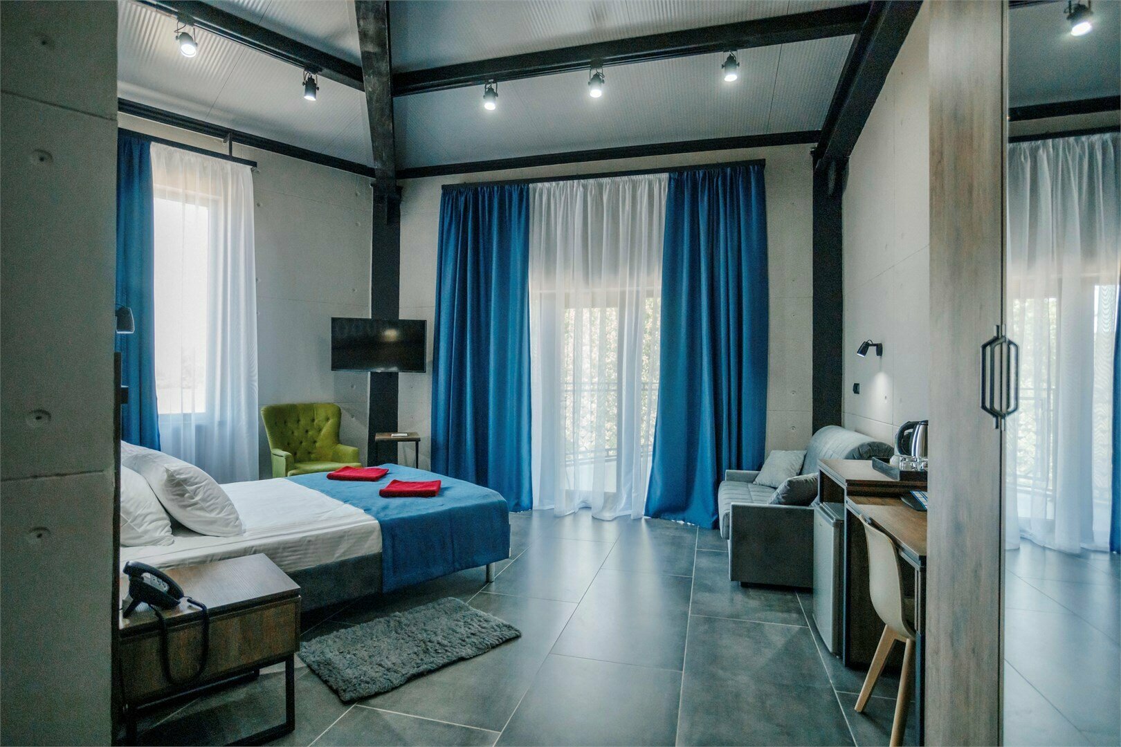 Джуниор сюит с балконом