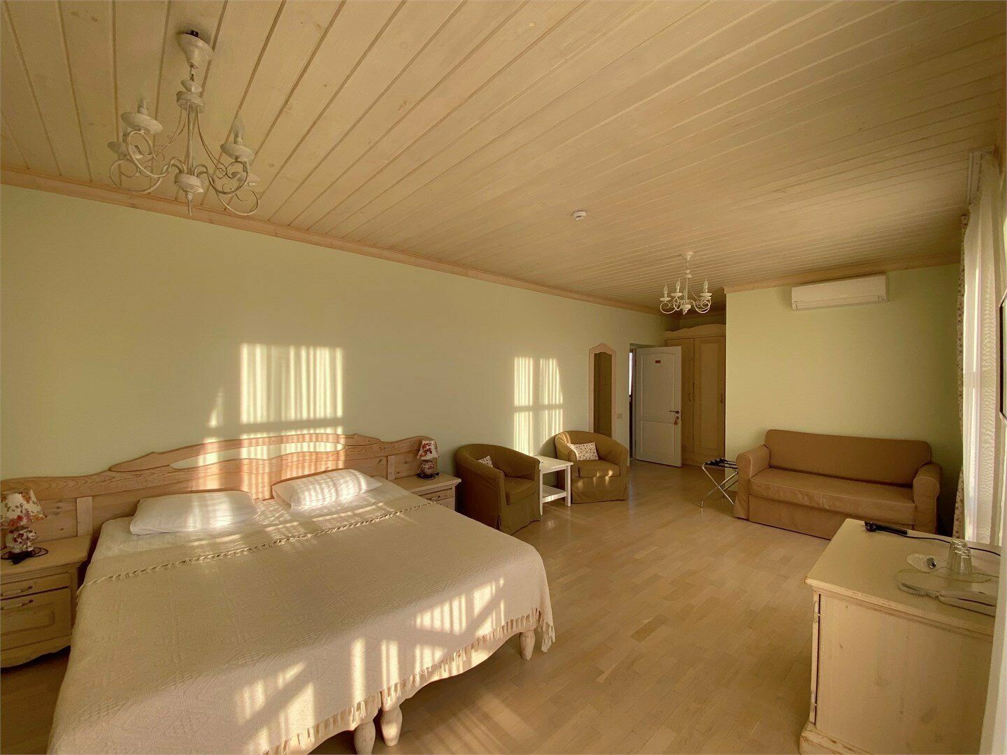 Просторный трёхместный полулюкс