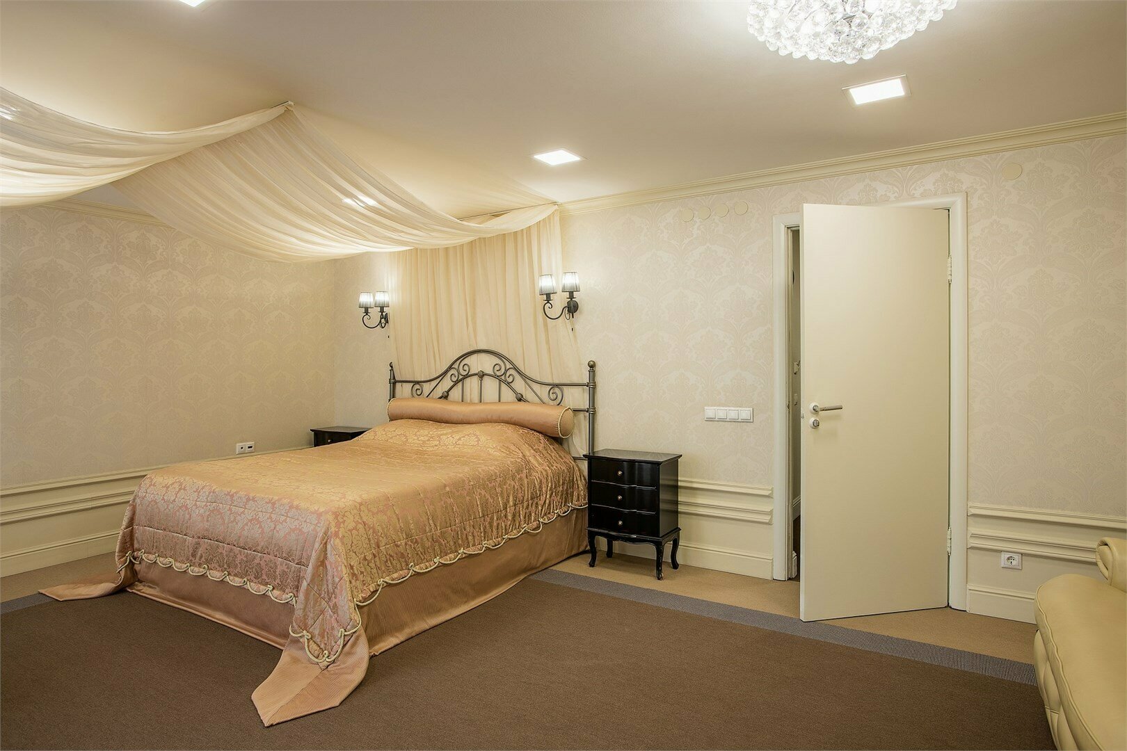 Джуниор Сюит Романтик