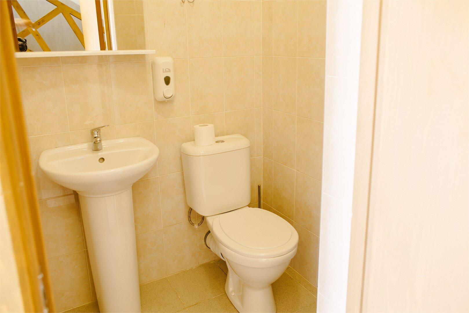 Двухэтажный коттедж с баней