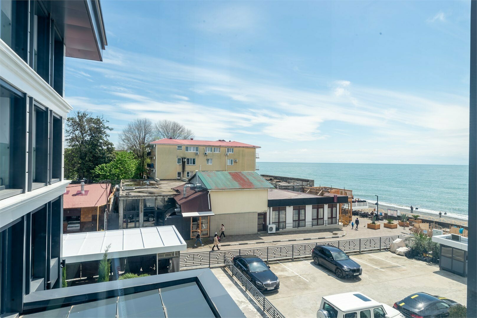 Делюкс с двуспальной кроватью и боковым видом на море