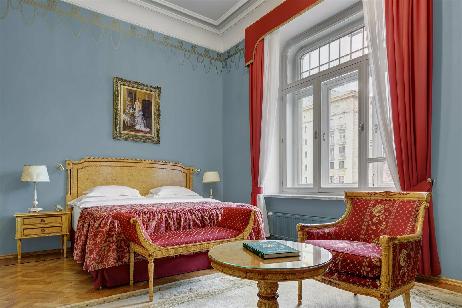 Полулюкс с видом на Тверскую