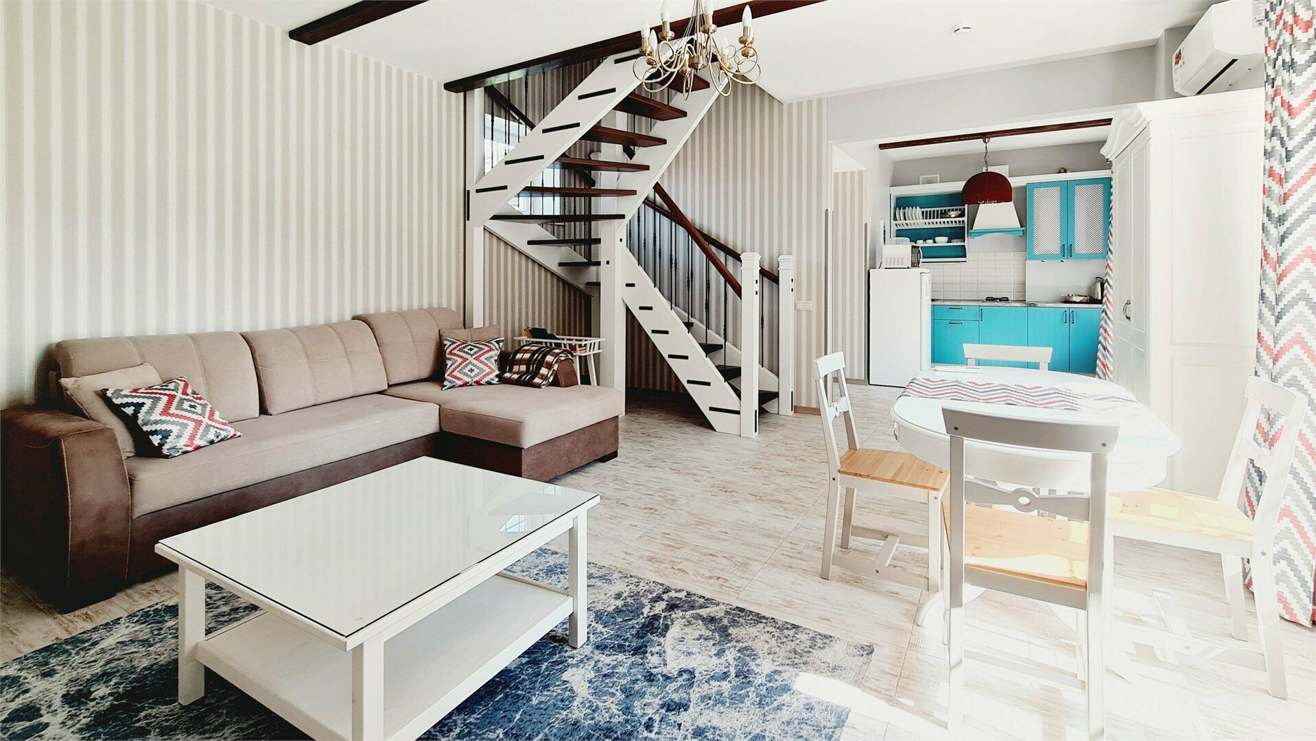 Дом - Таунхаус двухуровневый с двумя спальнями и гостинной