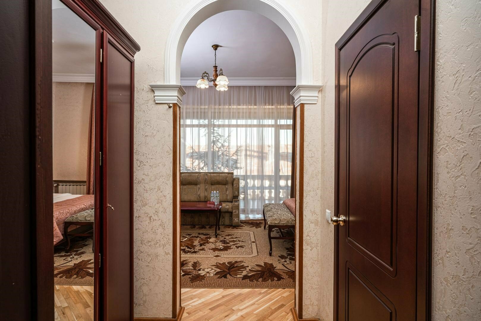 Студио с балконом