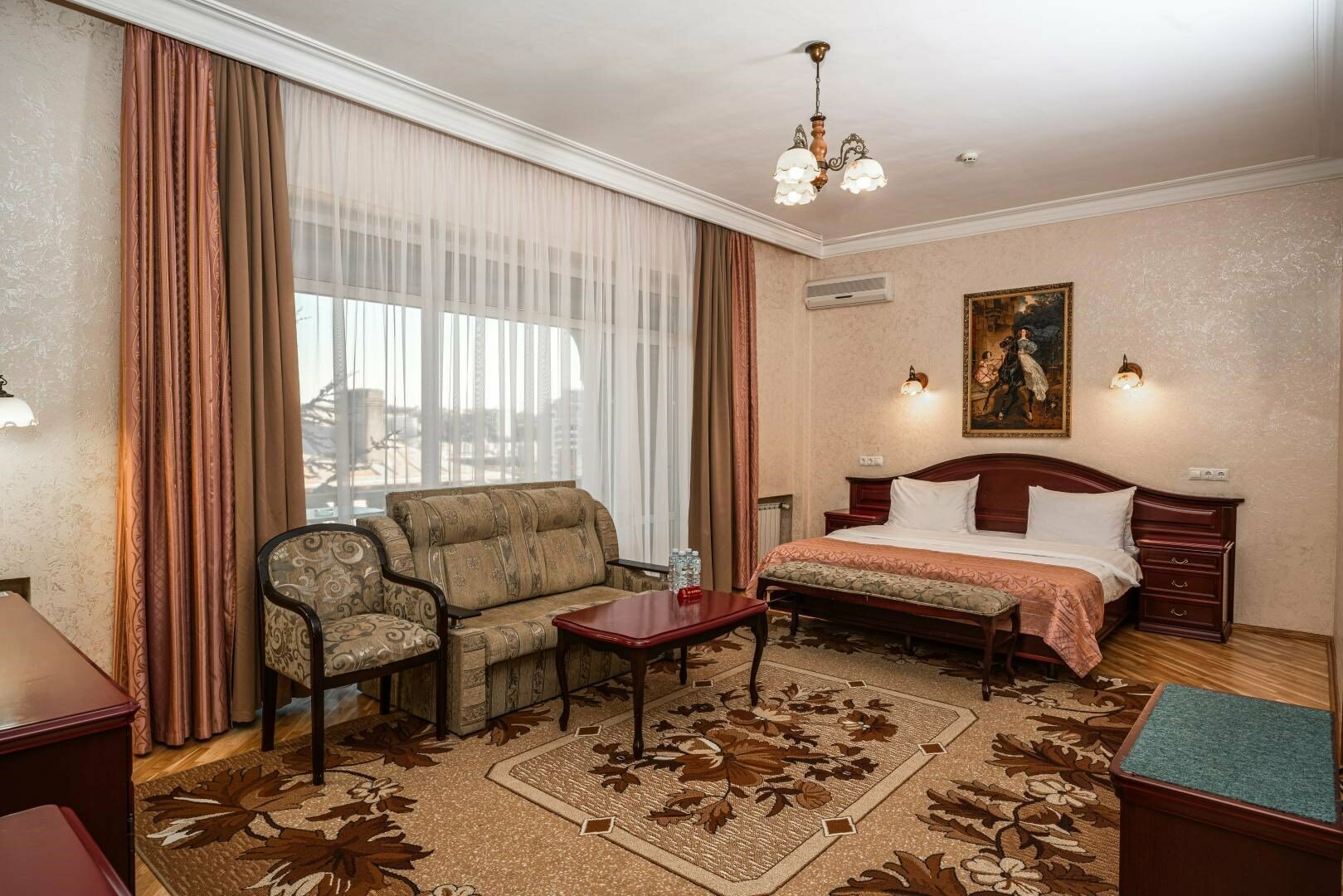 Студио с балконом