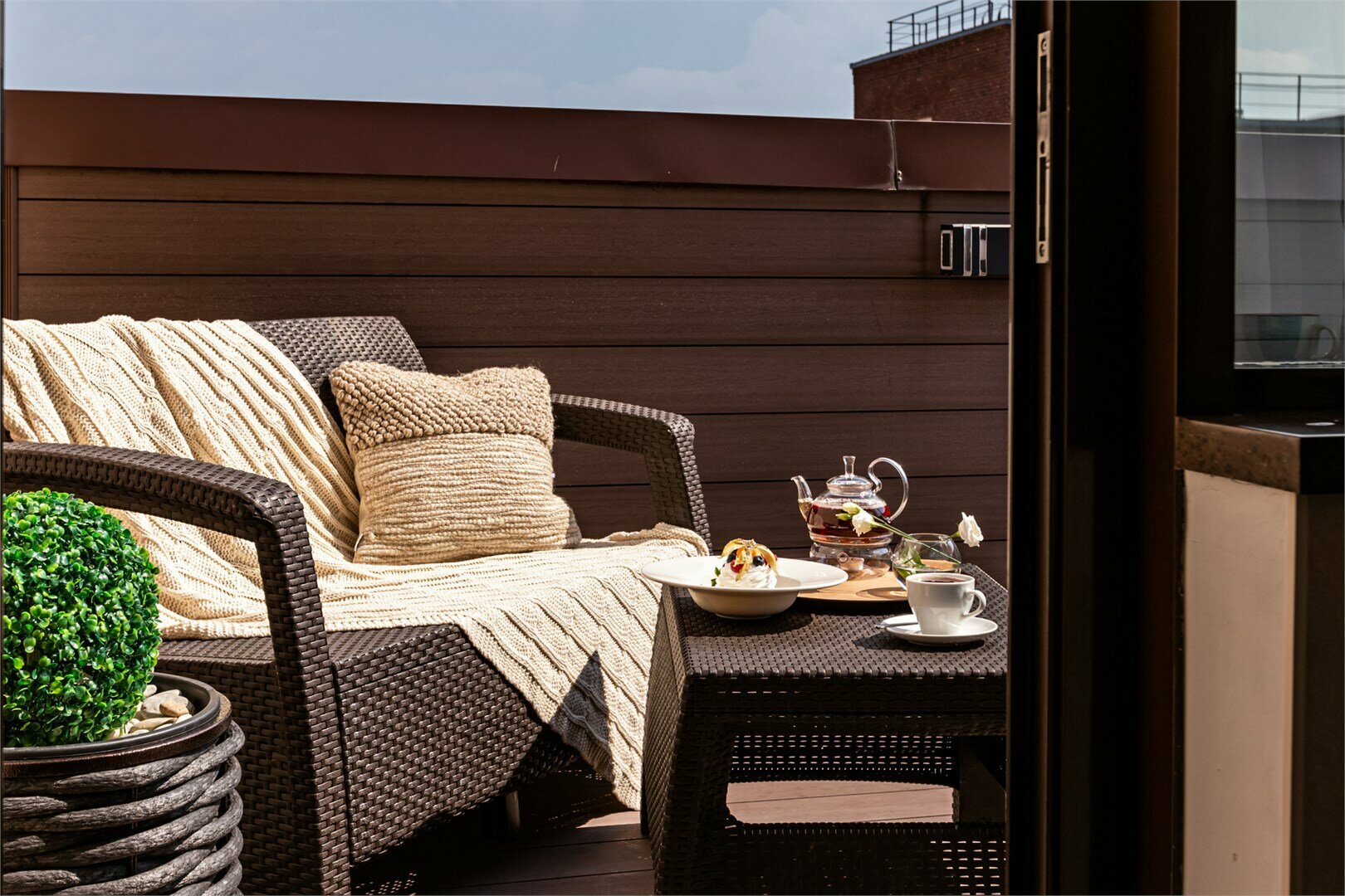 Двухкомнатный Люкс "Санкт-Петербург" с террасой и панорамным видом