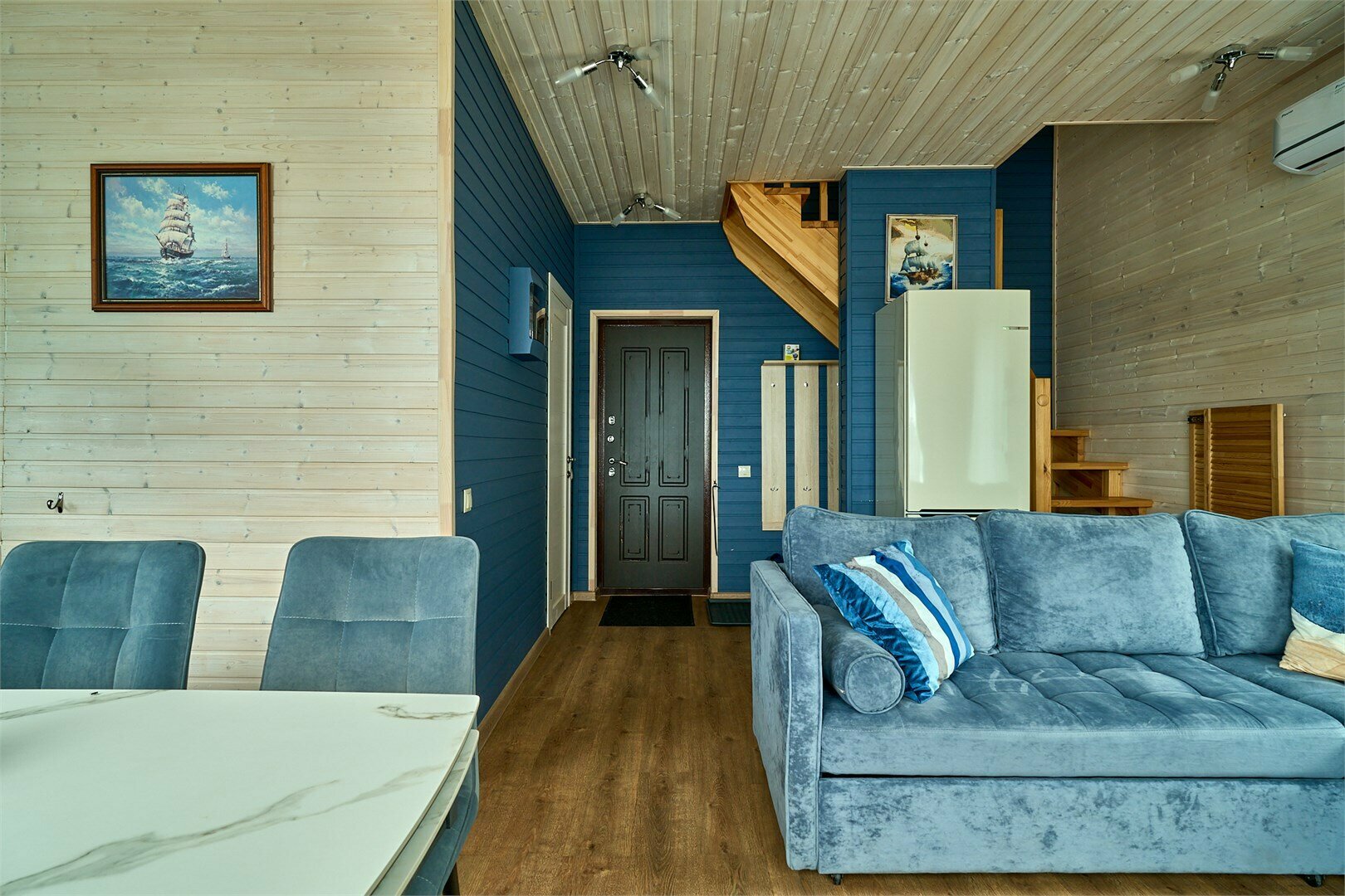 Коттедж с террасой