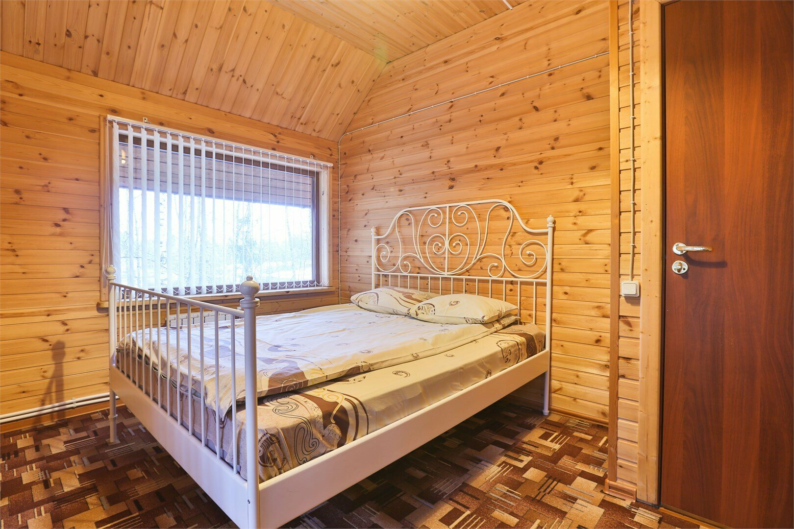 Коттедж № 8 (10 мест)