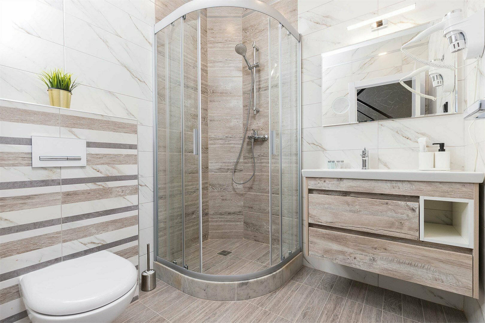 Домики с отдельным входом до 4-х человек