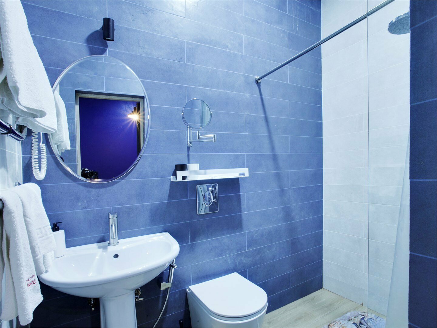 Студия с кухней и с отдельным входом со двора и финской сауной "Леший"(сауна оплачивается отдельно)