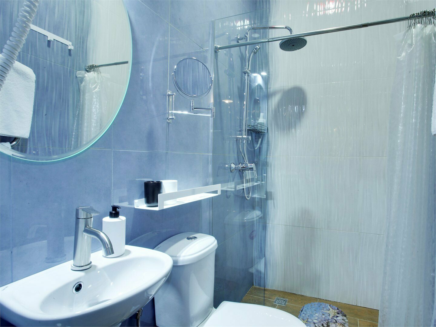 Студия с кухней с диваном и финской сауной "Леший"(сауна оплачивается отдельно)