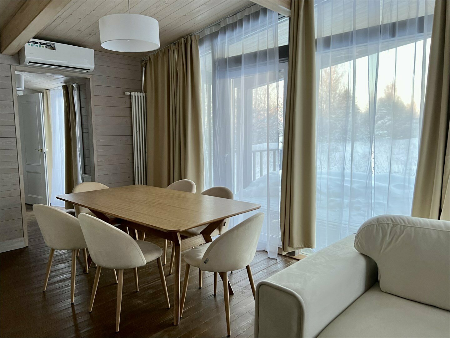 Комфортабельный коттедж на 8 человек с собственным гриль-домом