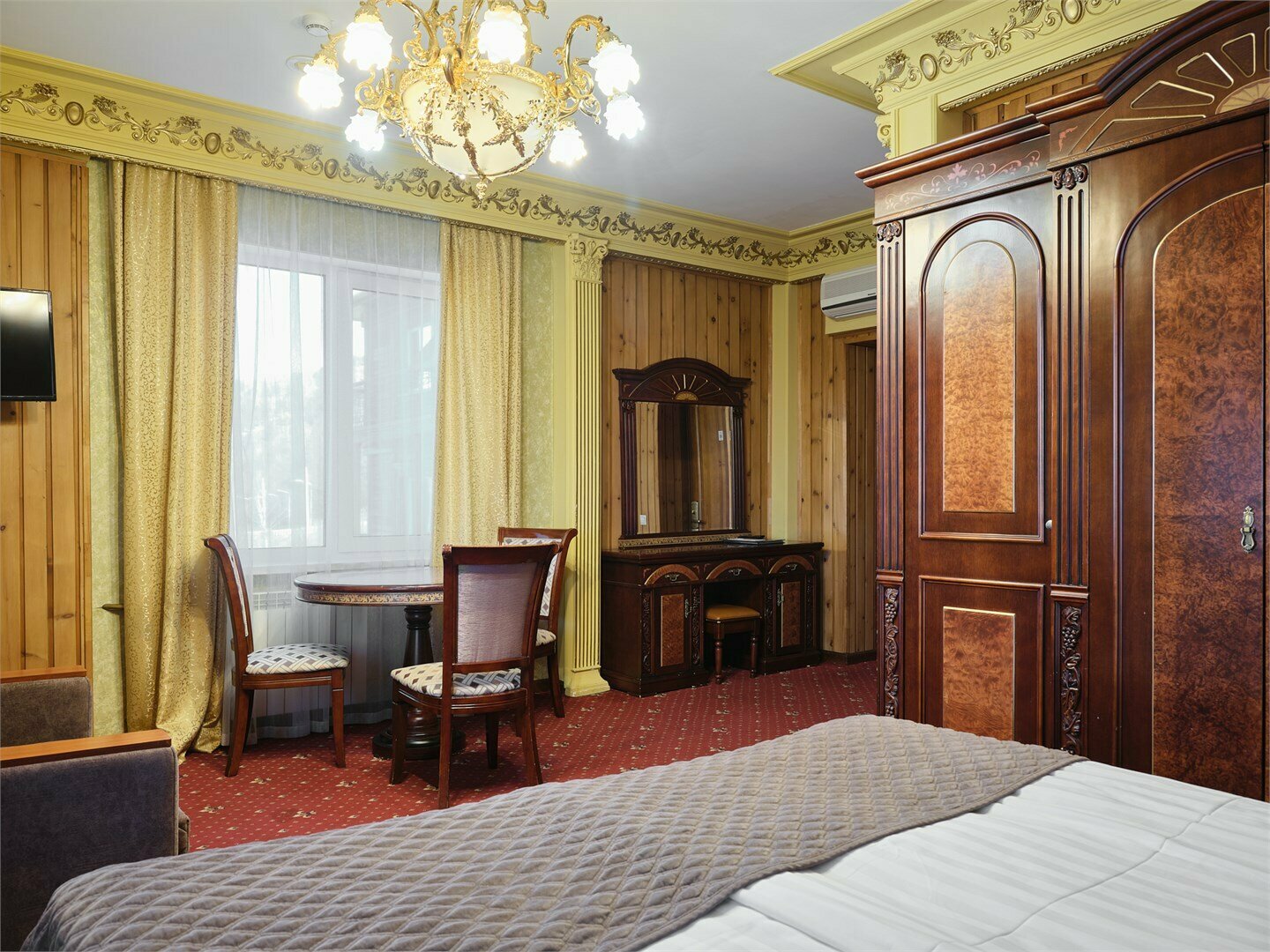 Первая категория-"Гранд" -Двухместный DBL/ TWN, с балконом, с видом на Байкал