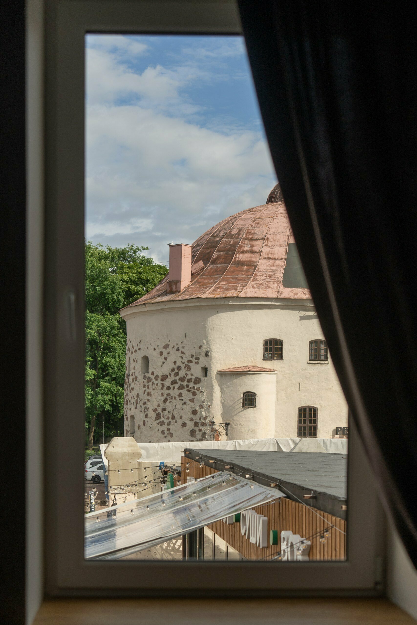 Апартаменты лофт с красивым видом и отдельной спальней