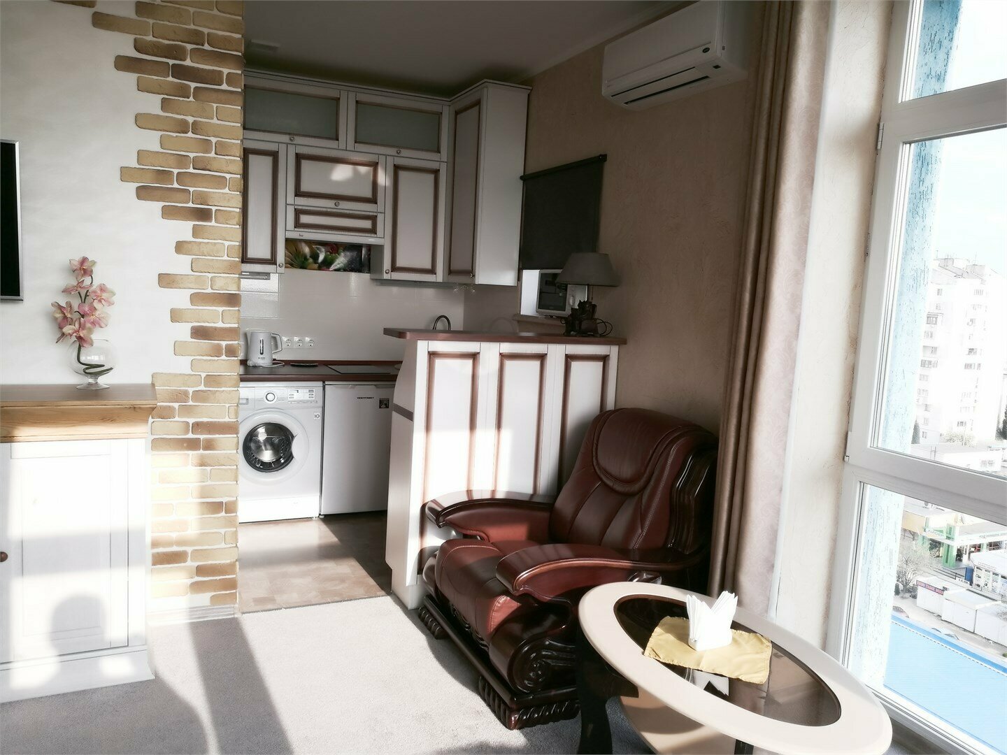 Номер с мини-кухней и видом на море и город