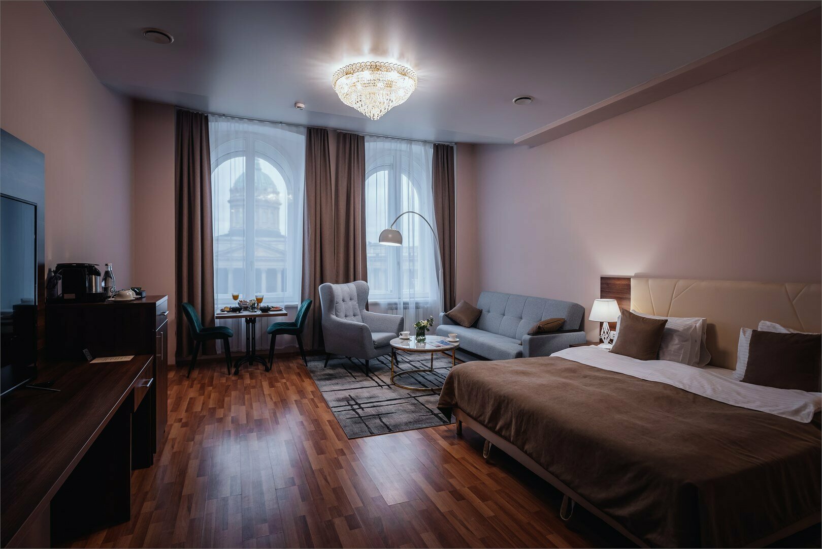 Семейный люкс с 3 спальнями и видом на Казанский собор