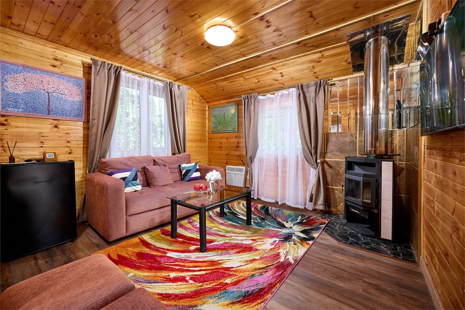 ДОМ У ОЗЕРА