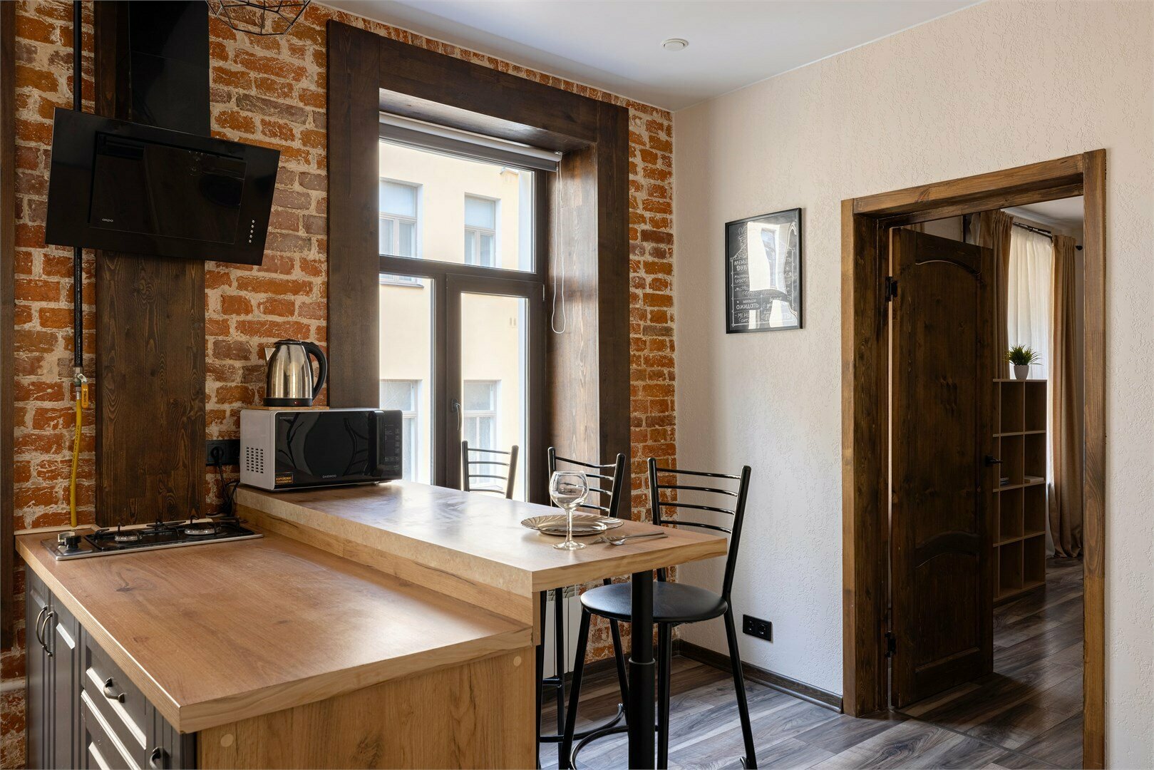 Однокомнатная квартира в центре Санкт-Петербурга с видом во внутренний дворик