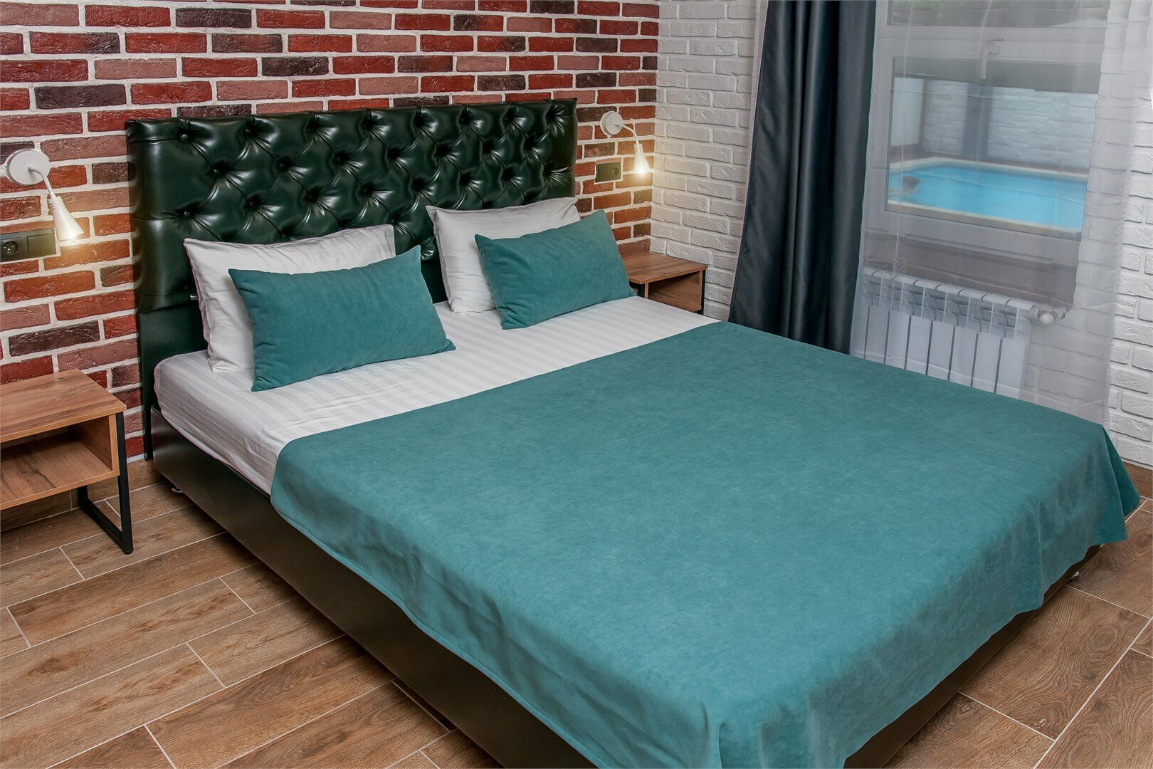 Номер Делюкс без балкона и видом на бассейн