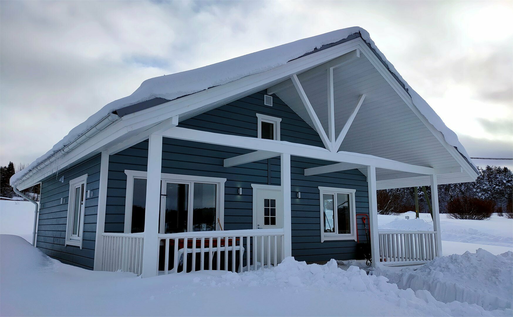 Черничный с сауной 90м2